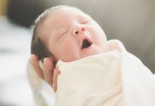 yeni doğan bebeklerde uyku düzeni