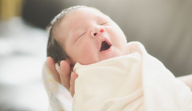 yeni doğan bebeklerde uyku düzeni
